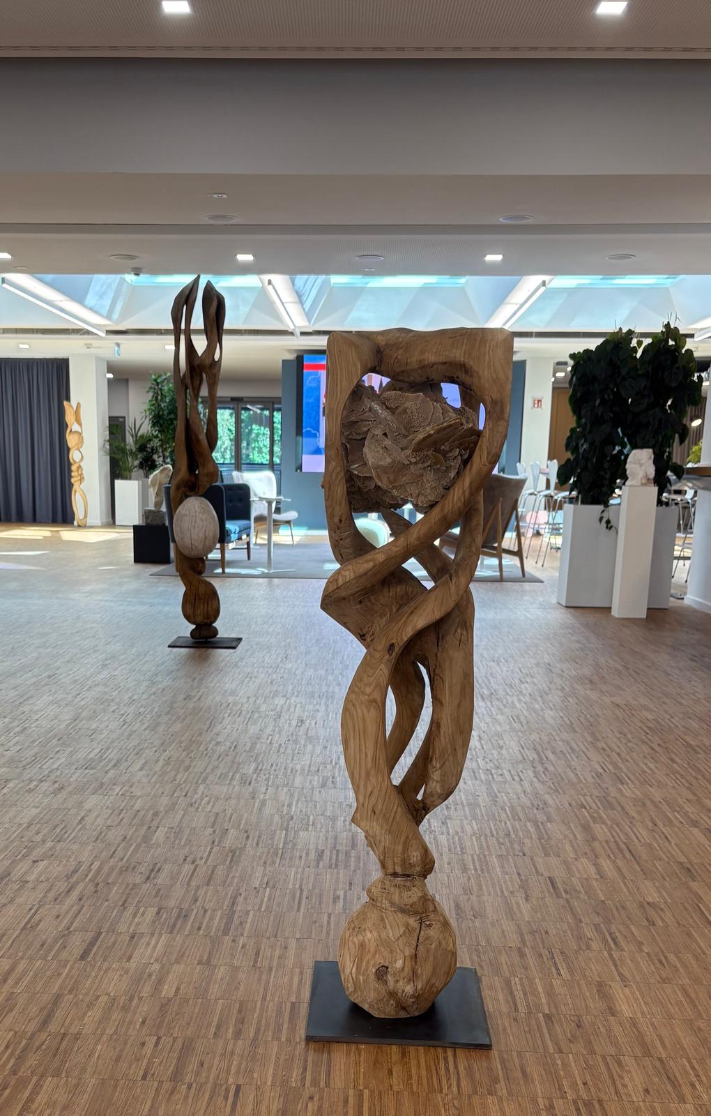 Übergänge (BBK): Skulpturen von Ludger Möller in der Volksbank Oldenburg (24.8.–30.10.2025)